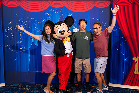 Mickey_2070
