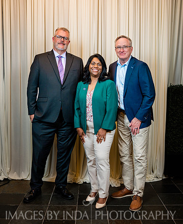 HMNA_Grads_2025_GROUP_BEST-39