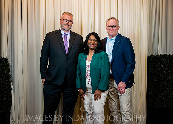 HMNA_Grads_2025_GROUP_BEST-38