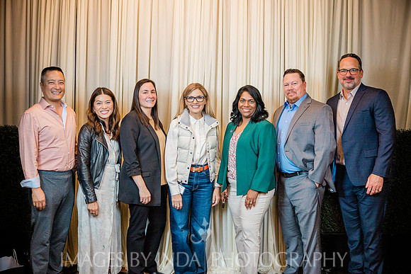 HMNA_Grads_2025_GROUP_BEST-42