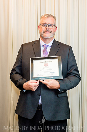 HMNA_Grads_2025_GROUP_BEST-10
