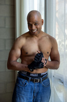 4. No Shirt+Jeans_gloves