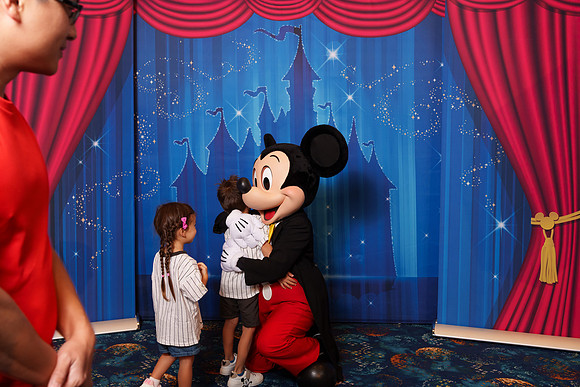 MICKEY_Disney_2025_102-08806