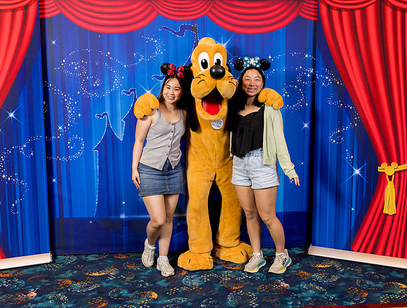Pluto_Disney_2025_11-3915