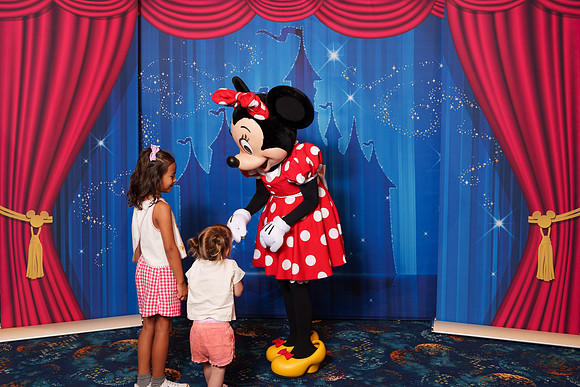 MINNIE_Disney_2025_65-08643