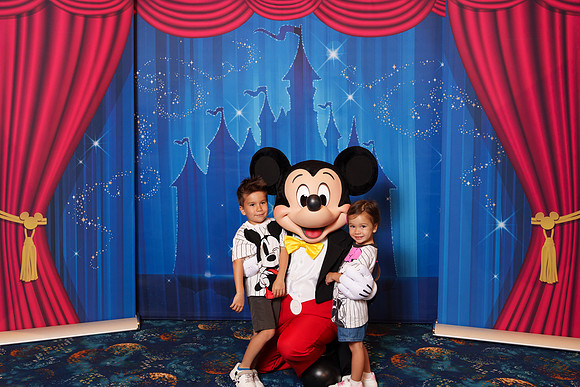 MICKEY_Disney_2025_103-08808