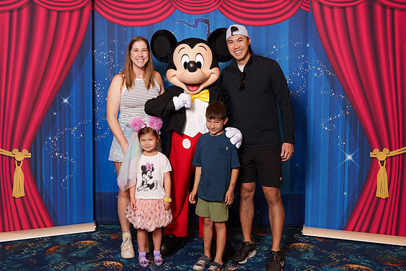 MICKEY_Disney_2025_81-08722