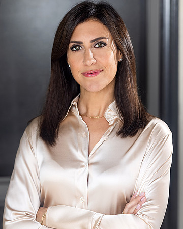 Angie-3301488_crop