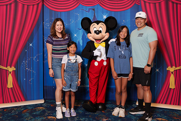 MICKEY_Disney_2025_83-08736