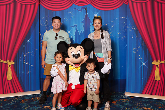 MICKEY_Disney_2025_86-08745