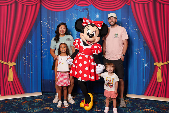 MINNIE_Disney_2025_68-08651