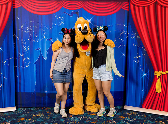 Pluto_Disney_2025_10-3916