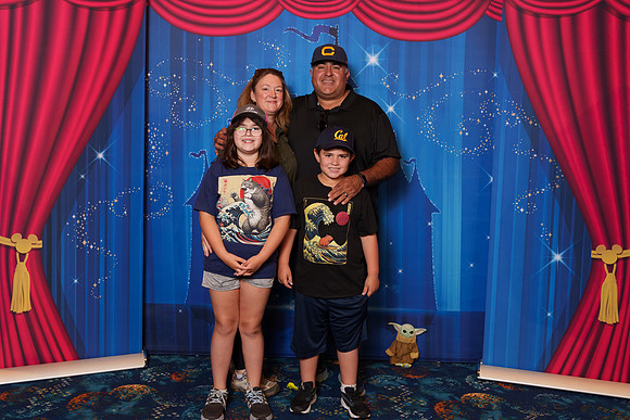 MICKEY_Disney_2025_147-08952