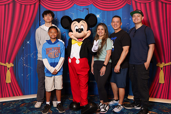 MICKEY_Disney_2025_100-08802