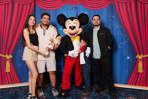 MICKEY_Disney_2025_118-08871