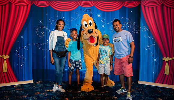 Pluto_0250