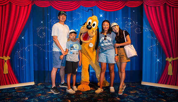 Pluto_0366