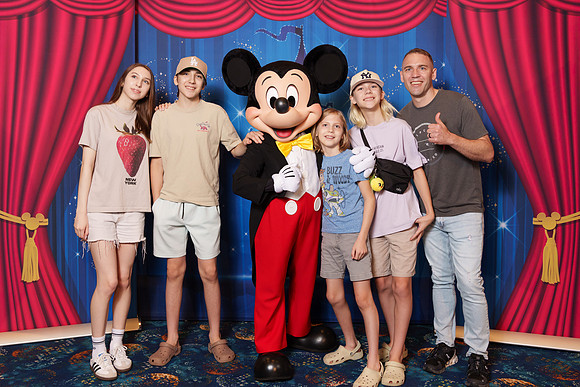 MICKEY_Disney_2025_119-08873