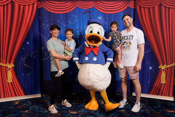 Donald_Disney_2025_04-02347